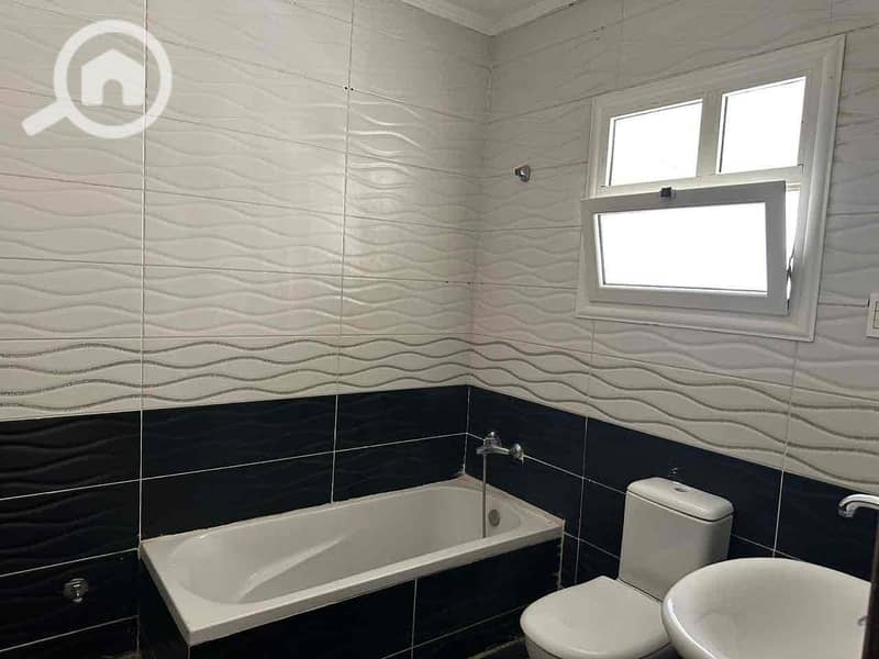 2 42c4caae-c3fb-4a58-913c-938f9ce736c4. jpg