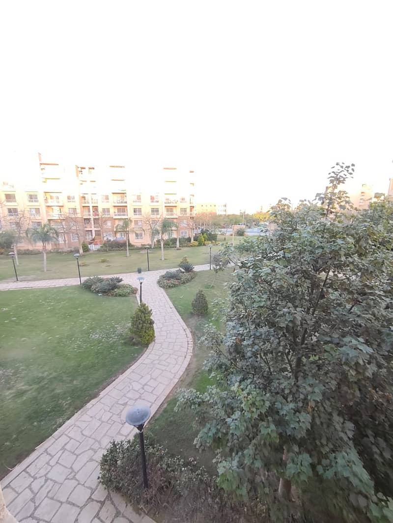 16 c538704b-d714-4b70-a86a-353db94bb2b0. jpg