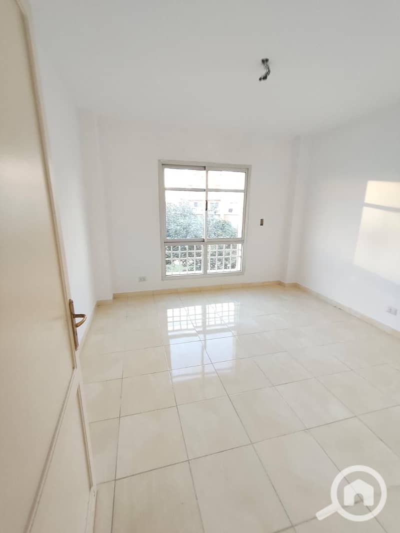 18 dcb0f72b-b543-4e37-8ba6-3aa13527d0ba. jpg