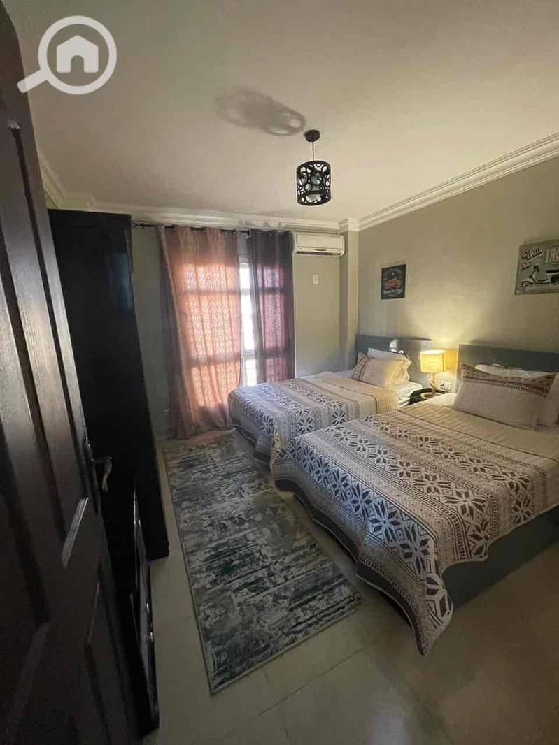 12 0a4c2072-a8ee-44fc-b63a-6d2f7b91b22e. jpg