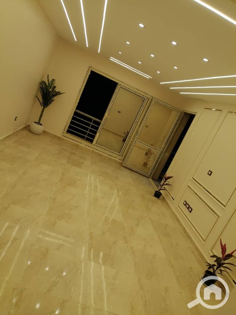 6 b2864649-b578-4af4-beea-7c1a16e4b438. jpg