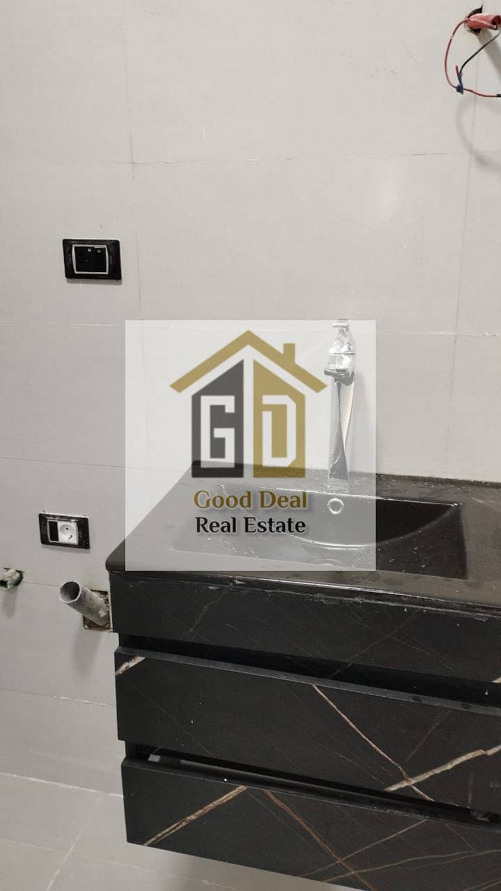 10 1c4f519c-b441-42a2-8a98-4ec09ffc11af. jpg