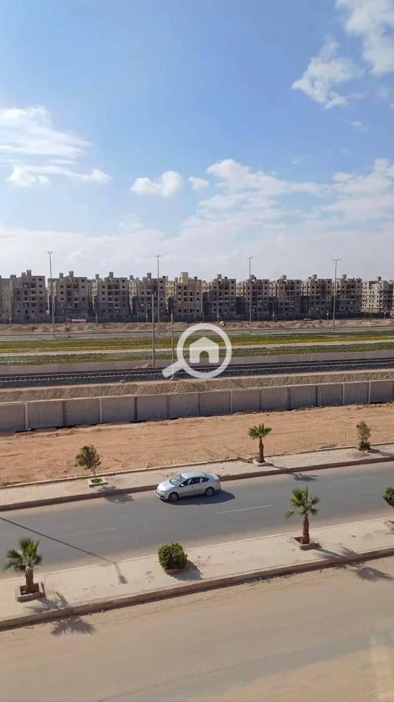 6 092de915-0607-4a0a-8831-ed9dfd5cdbb7. jpg