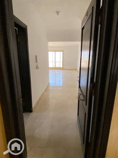 3 Bedroom Flat for Sale in 6th of October, Giza - 25d3871d-3d2d-4ba6-bb3e-ab85271220b6. jpg