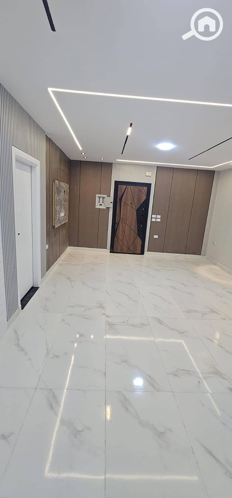 2 7a0b1715-5c7d-4968-802f-ac831e7f1185. jpg