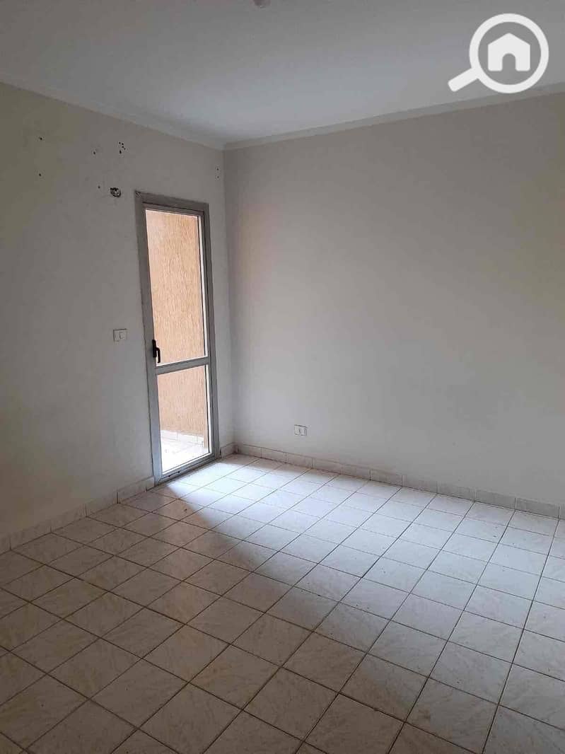 7 b2ff7e74-d4f5-4ea6-9987-d78648d2872a. jpg