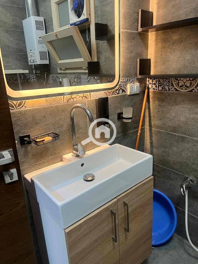 7 0a7bd18c-012f-4511-8fe6-2019797c8e16. jpg