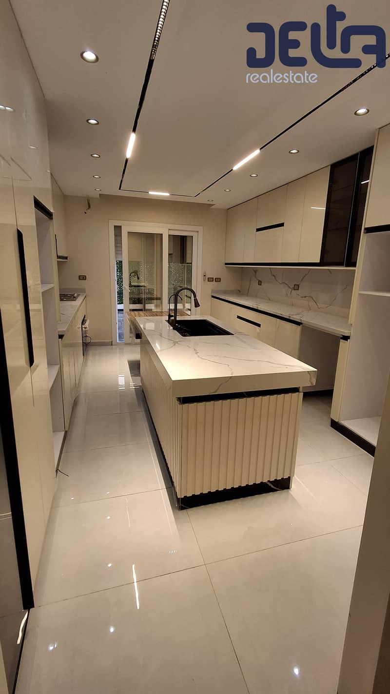 20 f84328f0-544d-4d7c-95b4-7a2443d68946. jpg