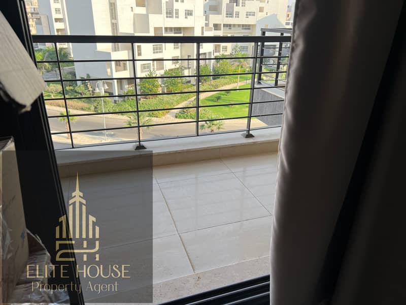 7 ad689d2d-8db6-433b-a196-968bfa8abeca. jpg