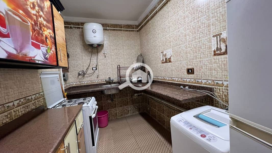 8 e3b3ec0e-d46b-4608-8f51-8b5a80b0e6c5. jpg