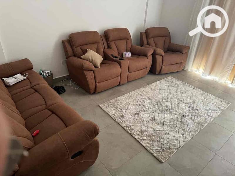 4 cf910989-fb4e-4e80-95c5-368c4613618e. jpg