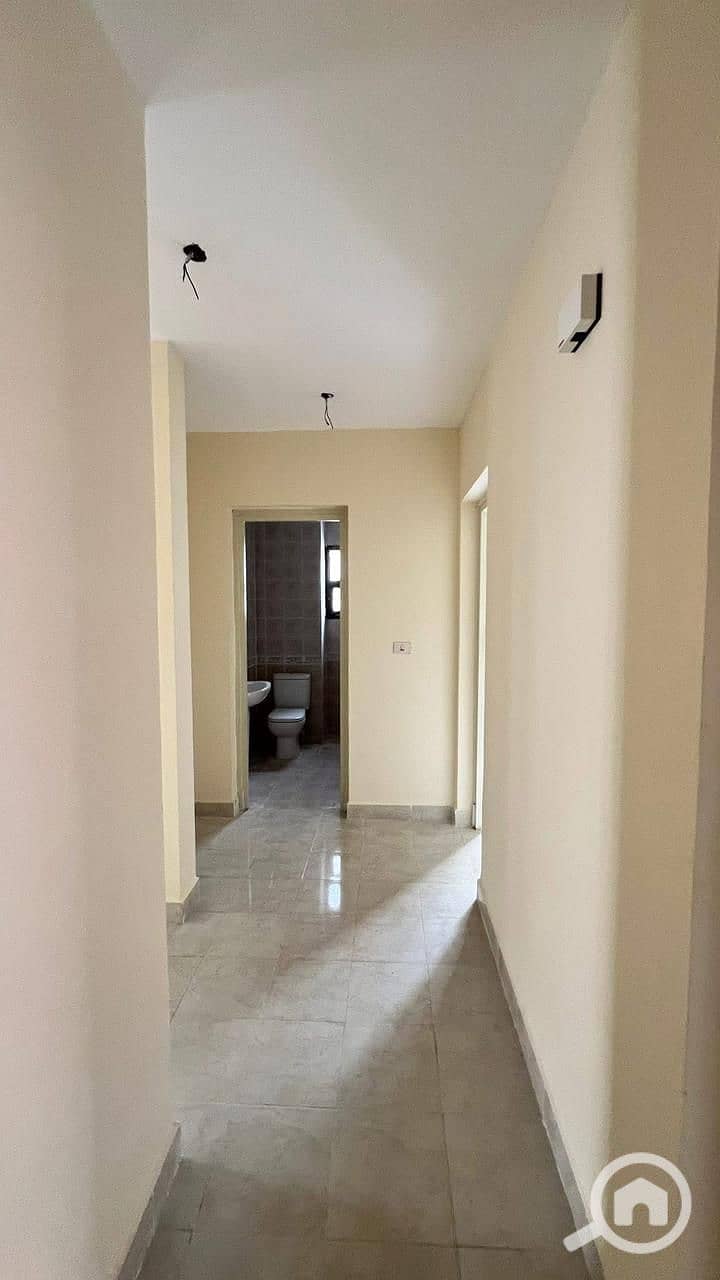 10 dc05f0c1-33d3-4a3e-bd5c-b46fbd28fc70. jpeg