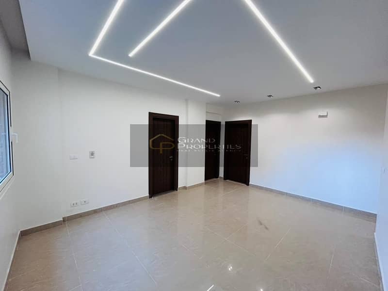 8 10a4ffd7-2e42-4857-bd42-0946be0be542. jpg