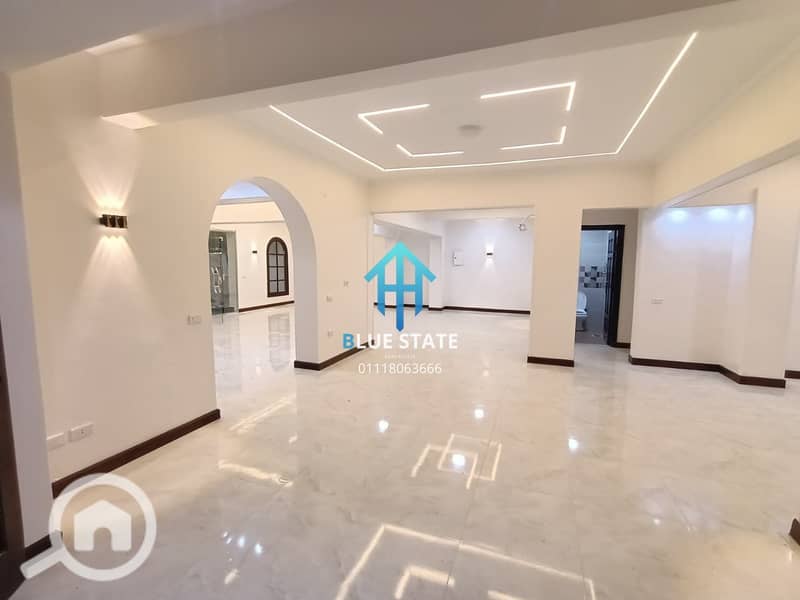 7 01118063666 (66). png