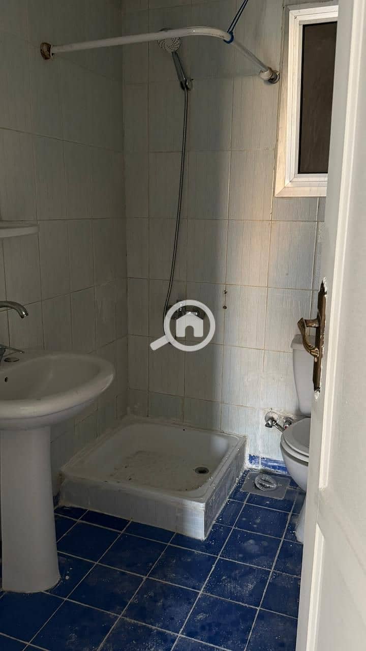 7 b43aaad1-c2b0-49f7-9488-5fa41e170c6d. jpeg