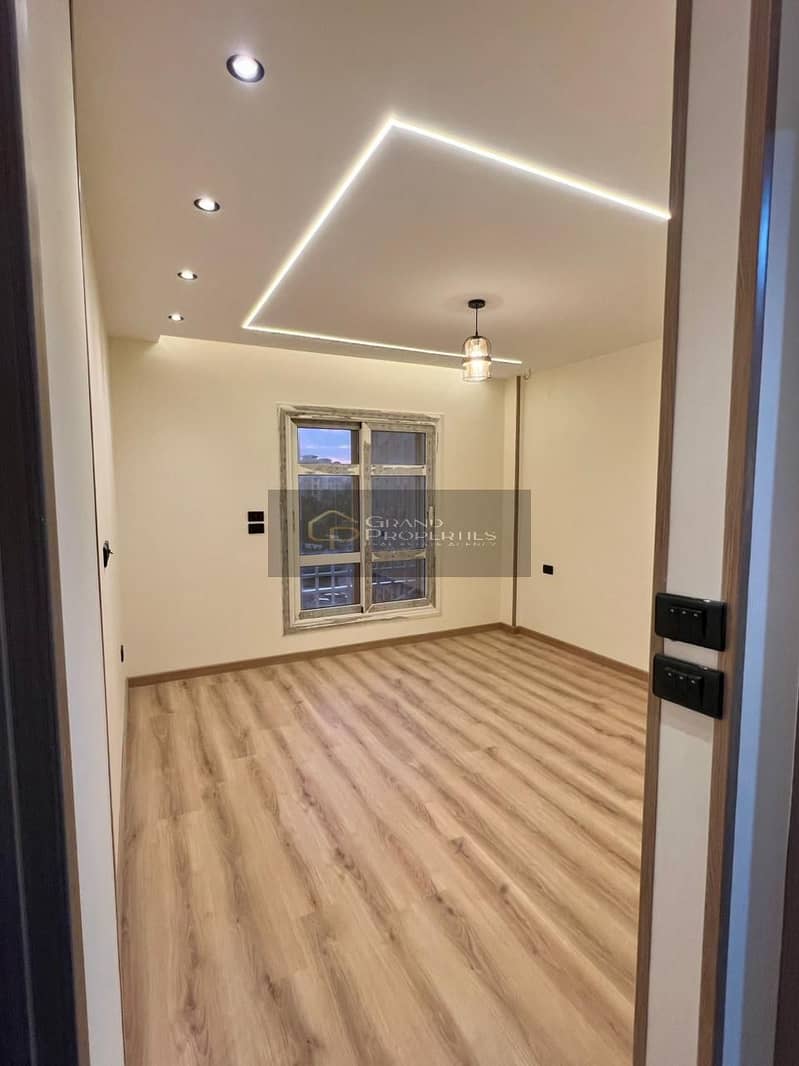 5 37ed9f5b-03ad-482a-8877-05da4a050296. jpg