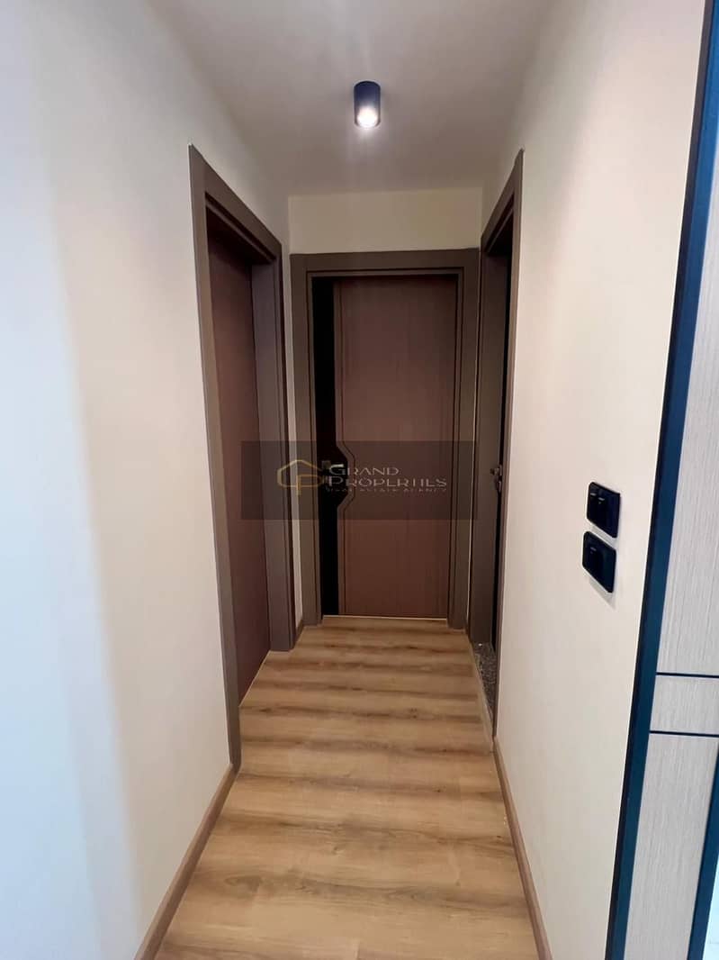 7 9b9507b7-ed44-4468-af92-fce34c1b4617. jpg