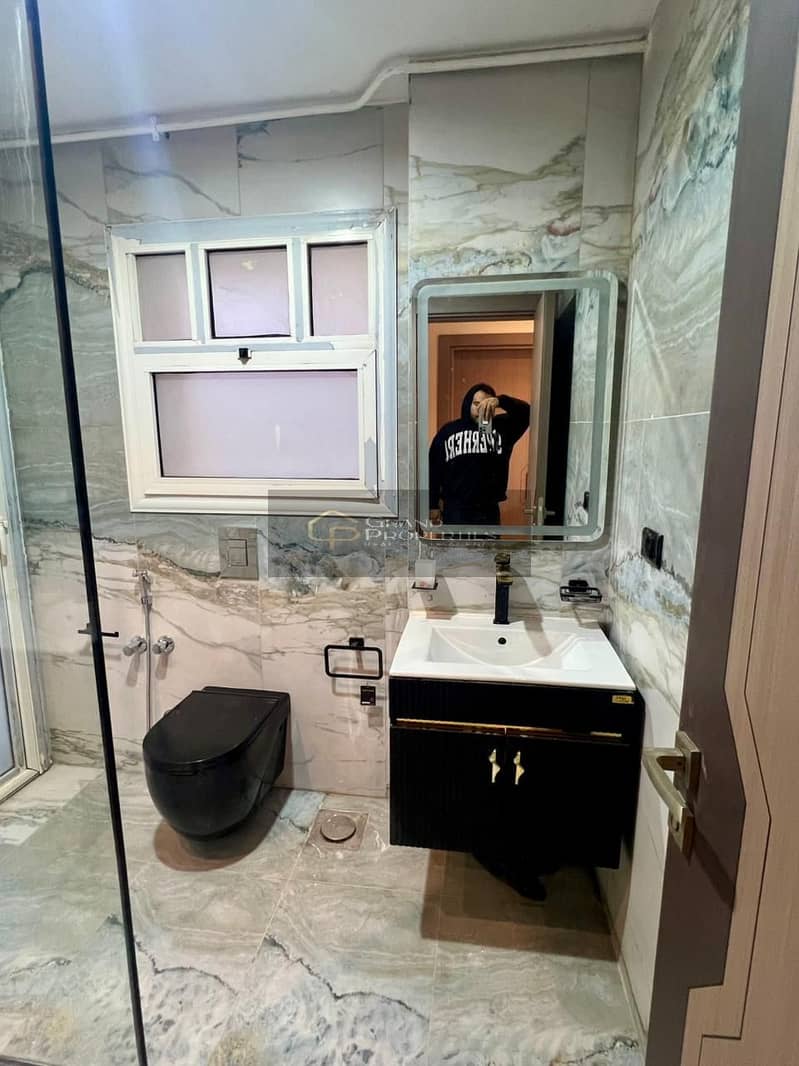 8 77dc75b6-835f-4dd1-b329-b57811355f4b. jpg