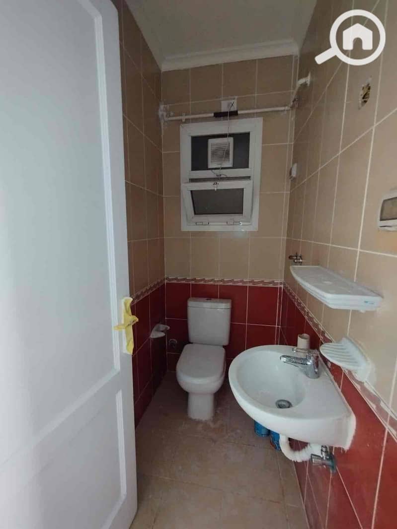 4 1e80b00d-0ab8-47e8-967d-15ed21eb332a. jpg