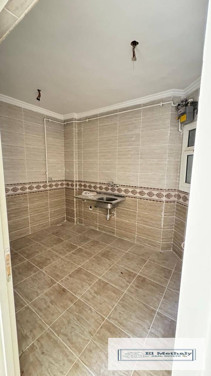 9 079fa610-5856-4864-bce9-17d3a1bc9300. jpg