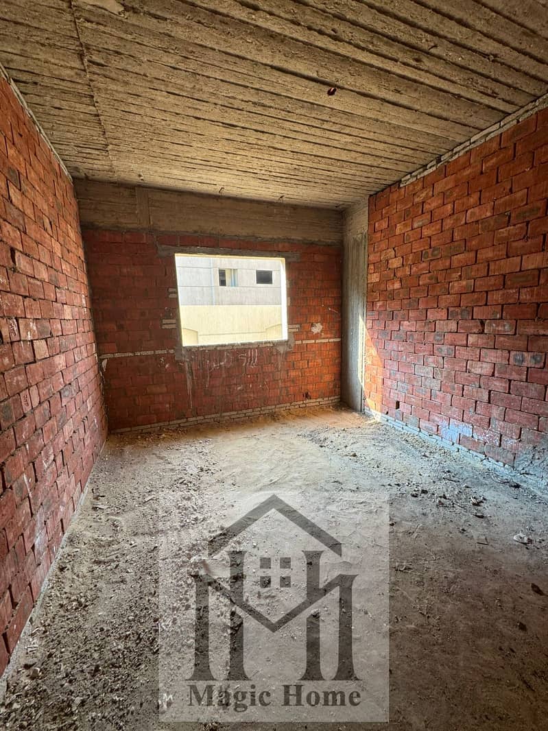 6 3977d04e-83fd-4fe1-a5e0-9de94b8b1055. jpg