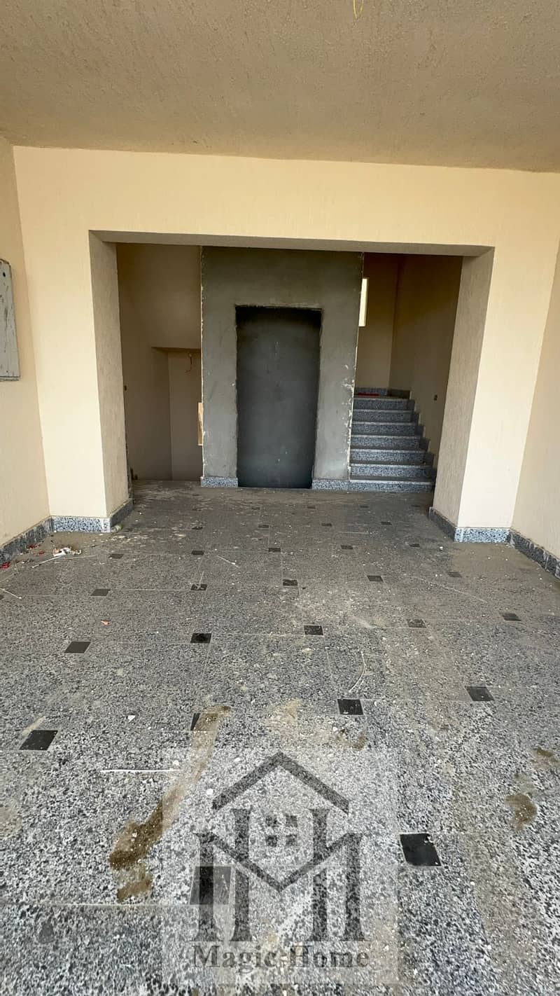 8 8967f048-d729-40e0-8223-1e026973e99e. jpg