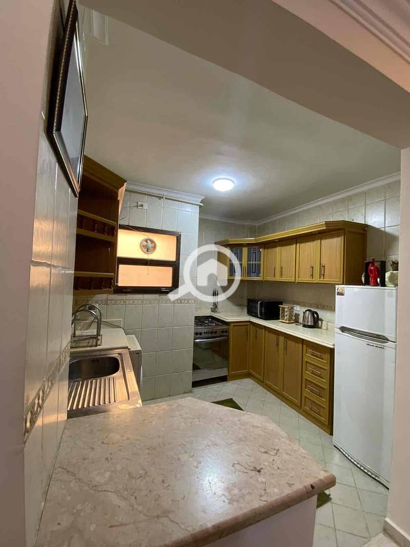 8 a5f94906-18c6-42f1-a4a6-870ec0e38790. jpg