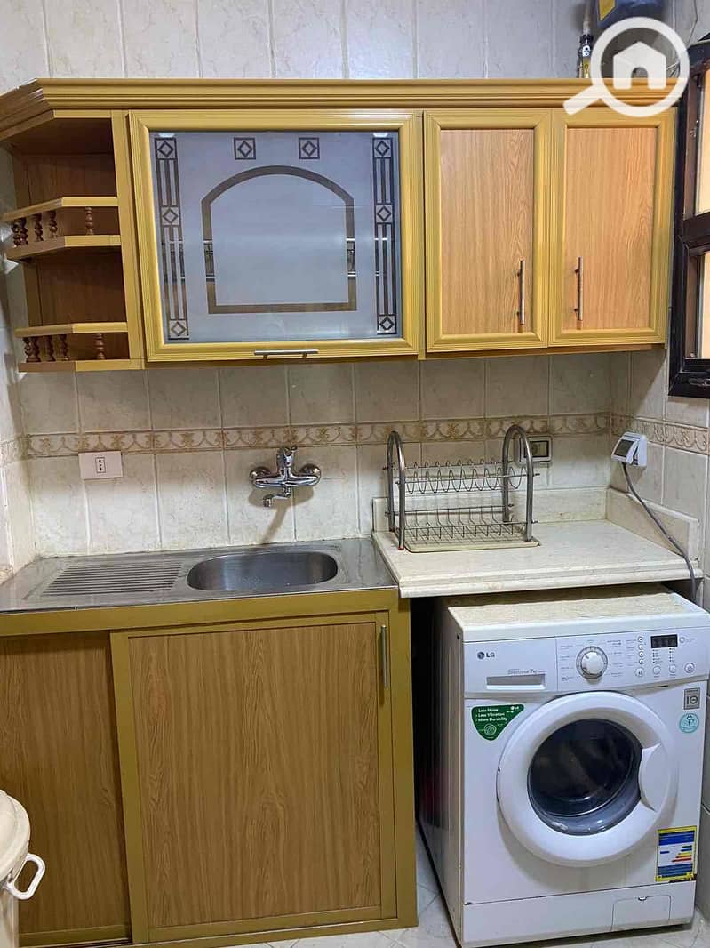 9 b09ee804-6167-49e6-851e-a9f45b21a8f9. jpg