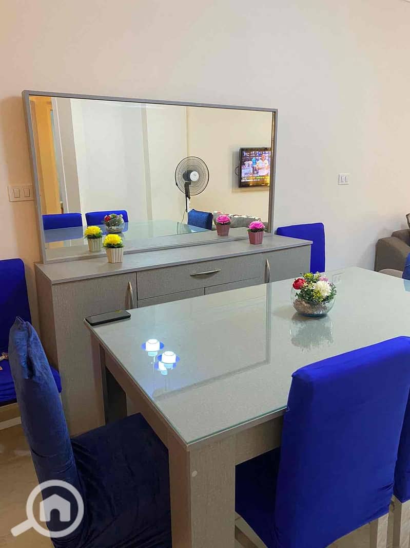 14 6f35d0f0-2f5d-4937-a542-9f0a9850f91f. jpg