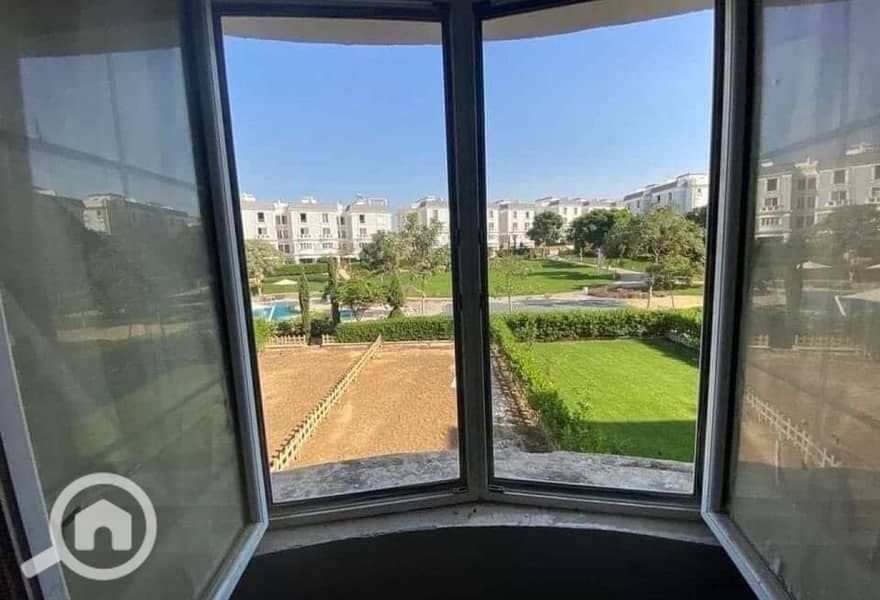 4 08a984bf-1d7b-4ab2-9b35-dd5370765eff. jpg