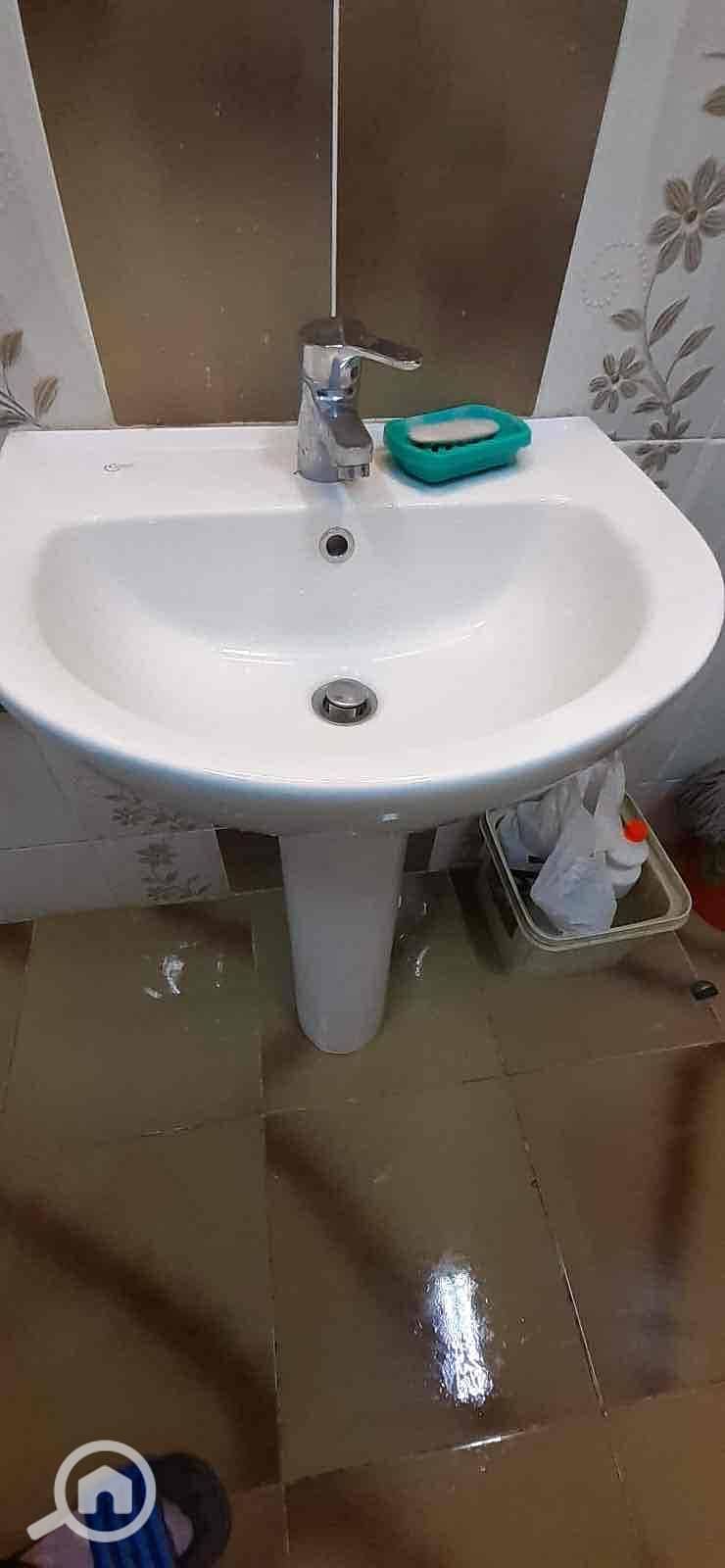 10 0f416063-3e09-4e91-a20f-2f5f4c7b3080. jpg