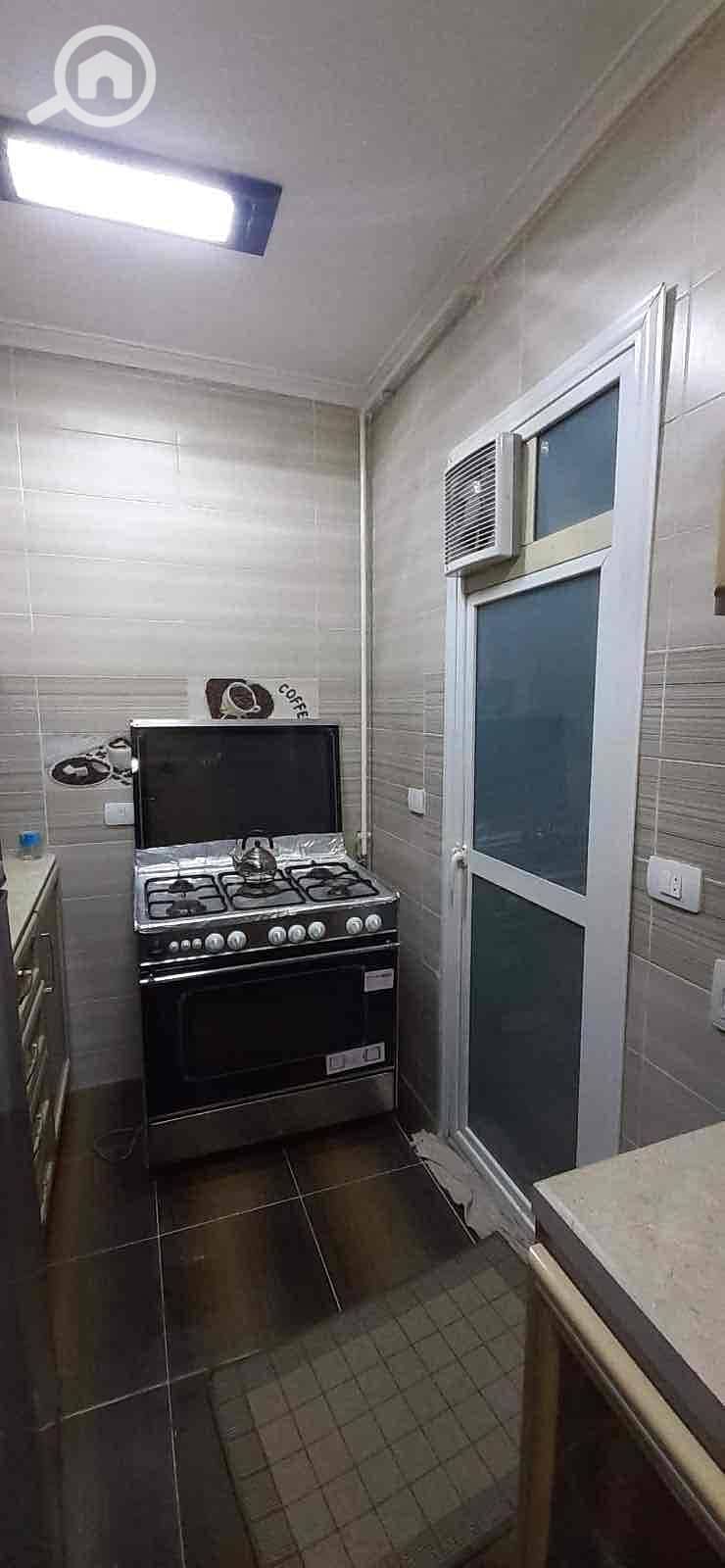 14 c82318d0-ac32-45f6-9ad5-836e5f4d4481. jpg