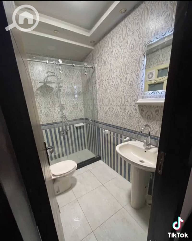 9 f4b622c4-0080-45b4-a789-b0b96e08b07f. jpg