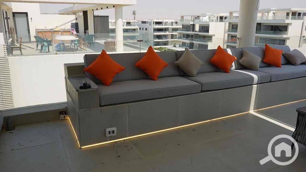 4 e14a3579-b09d-4720-99ce-c13b0eff6e18. jpg