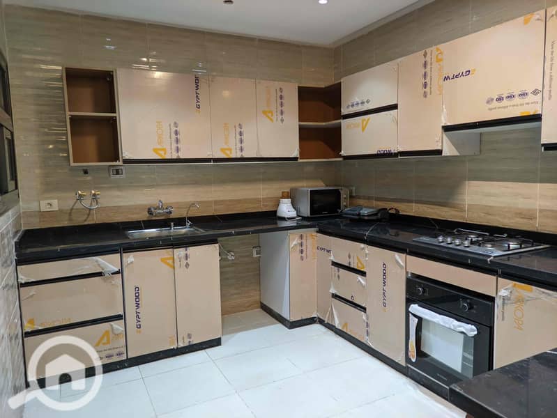 10 b5900679-6264-4514-ba18-fe5f8a59e21f. jpg