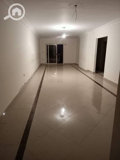 شقة 3 غرف نوم للايجار في زيزينيا، الإسكندرية - ثيثي. jpg