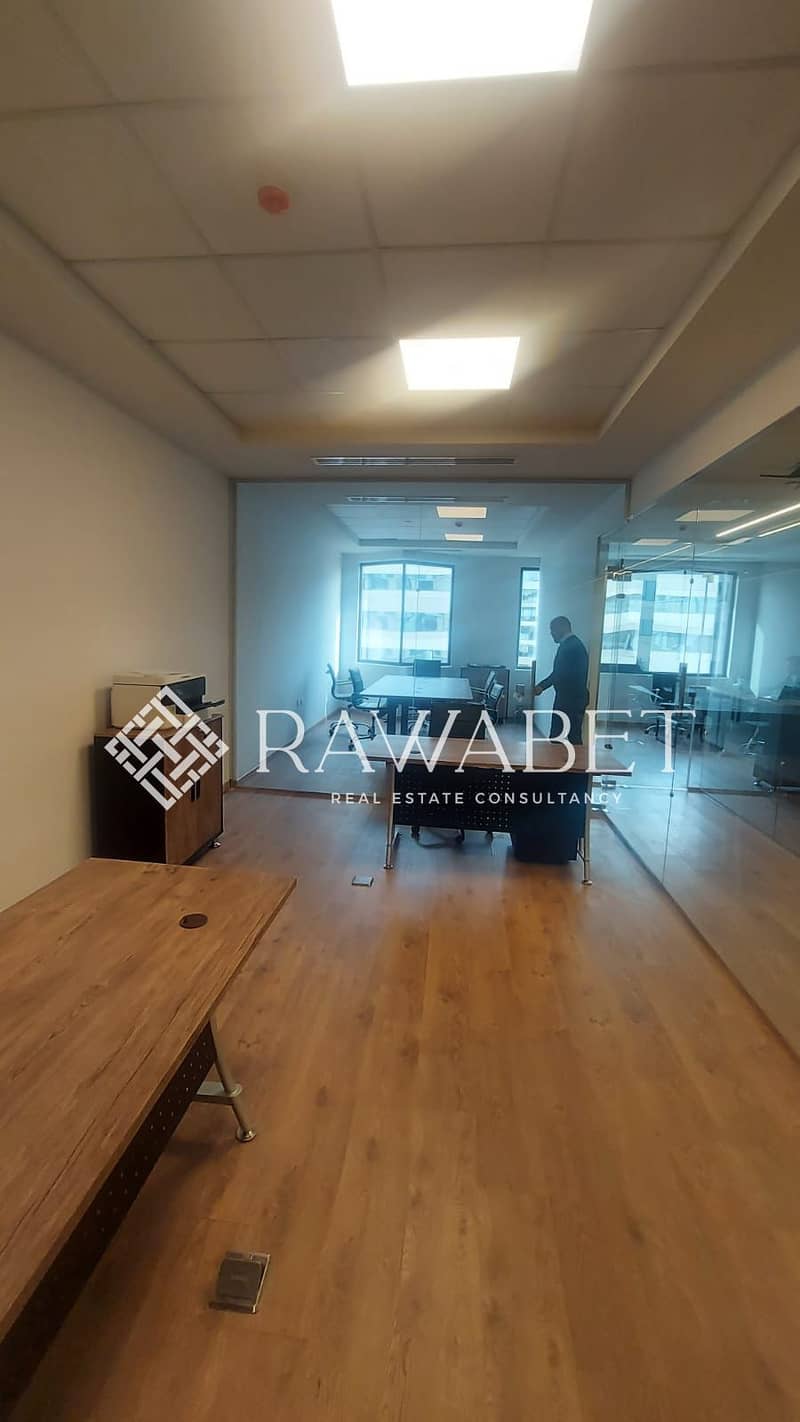 3 284d5056-b6b8-4758-b14f-367da21ddfda. jpeg