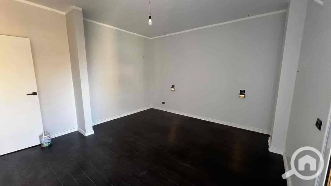 2 42efb926-1e93-483b-bedb-40f44ef724d7. jpg