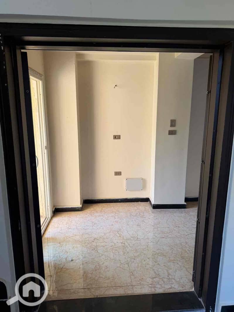 11 9b70b11c-8cd6-4382-bc25-6bc8632bd7df. jpg