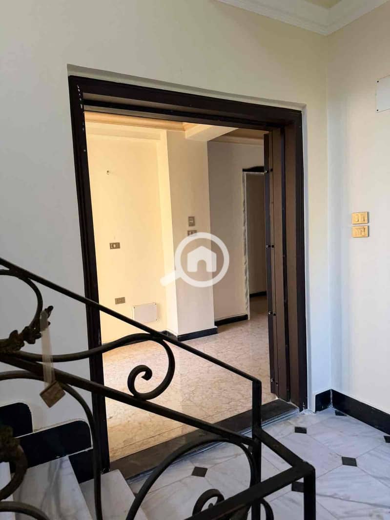 18 2fccfdc0-a36a-4e1b-8c67-b71e96071419. jpg