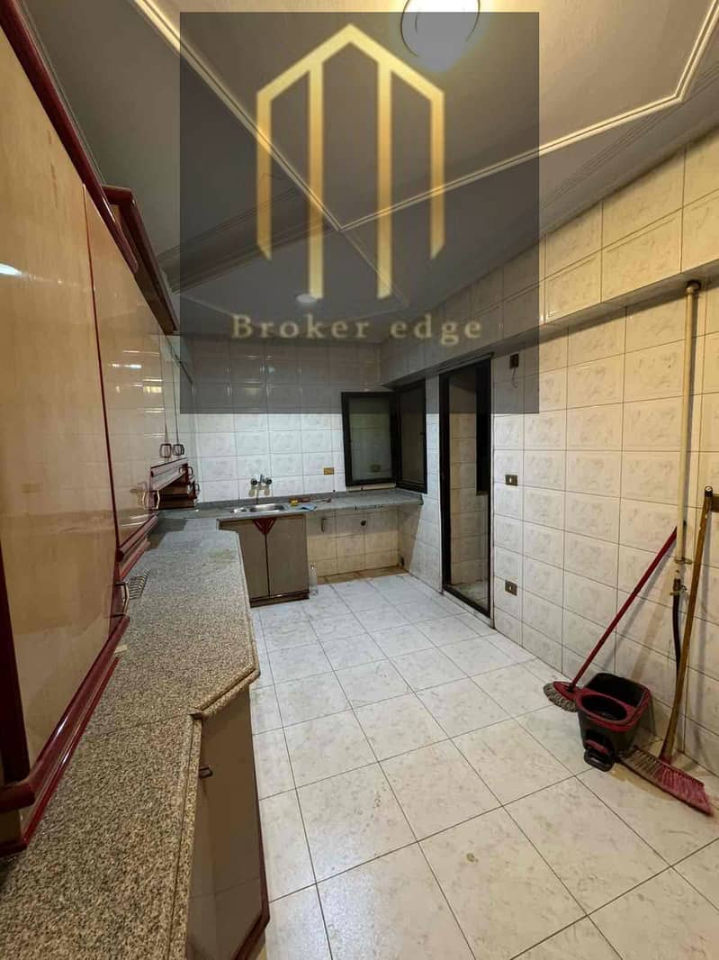 7 0be40096-f3c8-480d-8f35-20510b98e23f. jpg