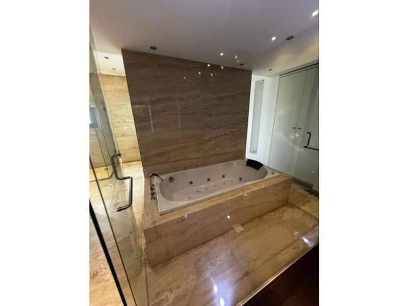 8 78304794-692d-4680-bacc-07aa97fde83f. jpg