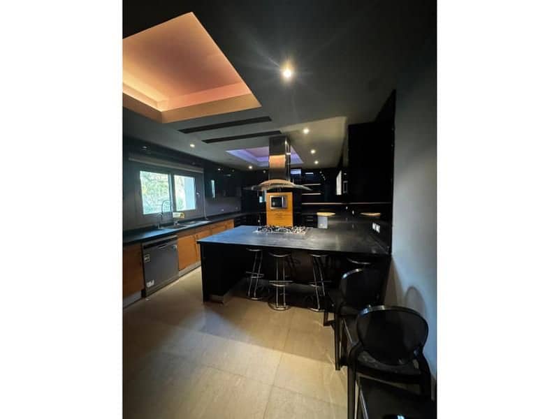 12 cd4a453f-b2f5-4b96-9e05-2a274b980013. jpg