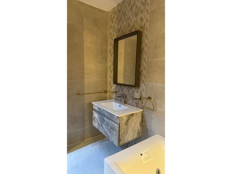 8 971f7fd5-8b1f-45b1-9864-4c81947ad1fb. jpg