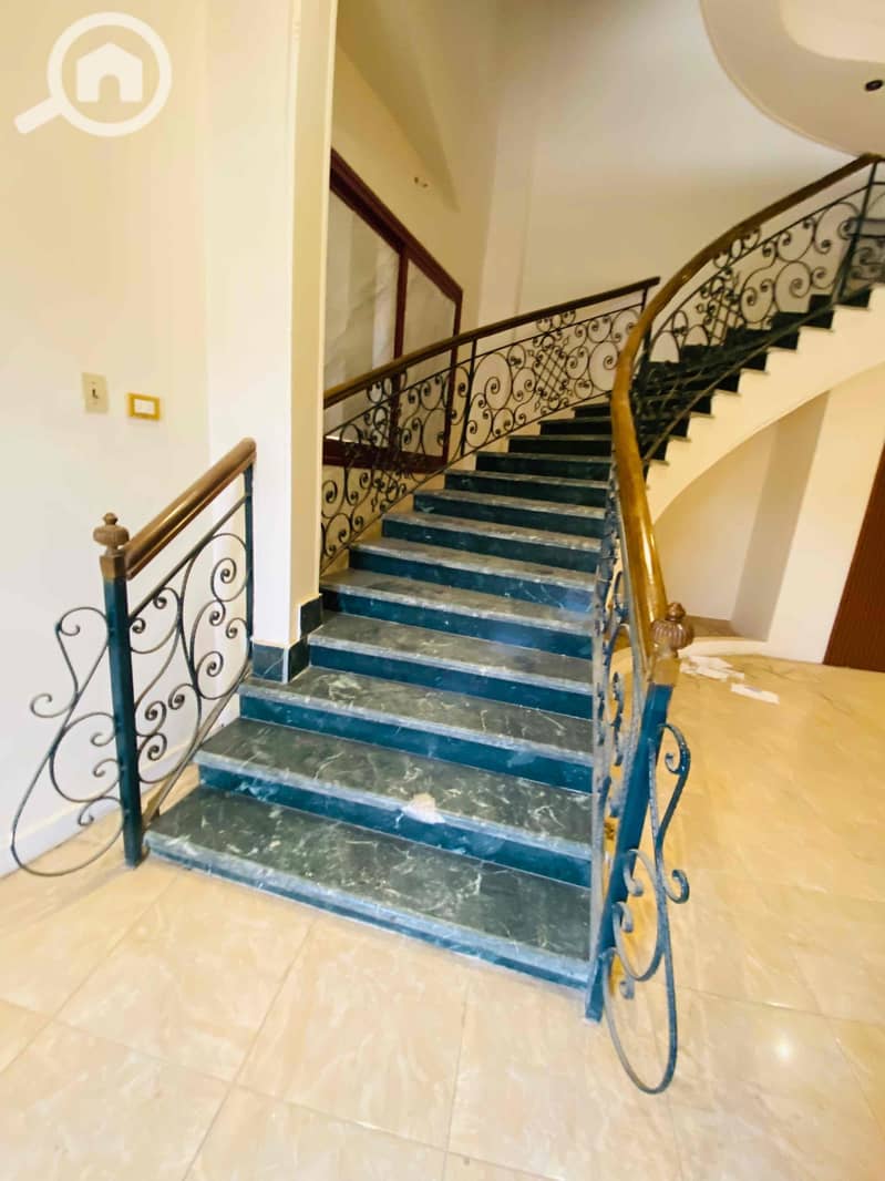 5 d5fa9f08-b5b5-4c32-8b78-2ea86d10f4eb. jpg