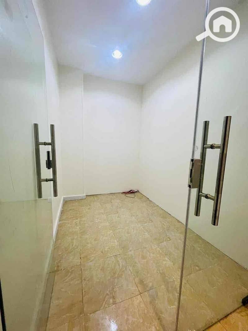 9 a9b27e4f-126a-4dc2-a07f-48ad0c51437b. jpg