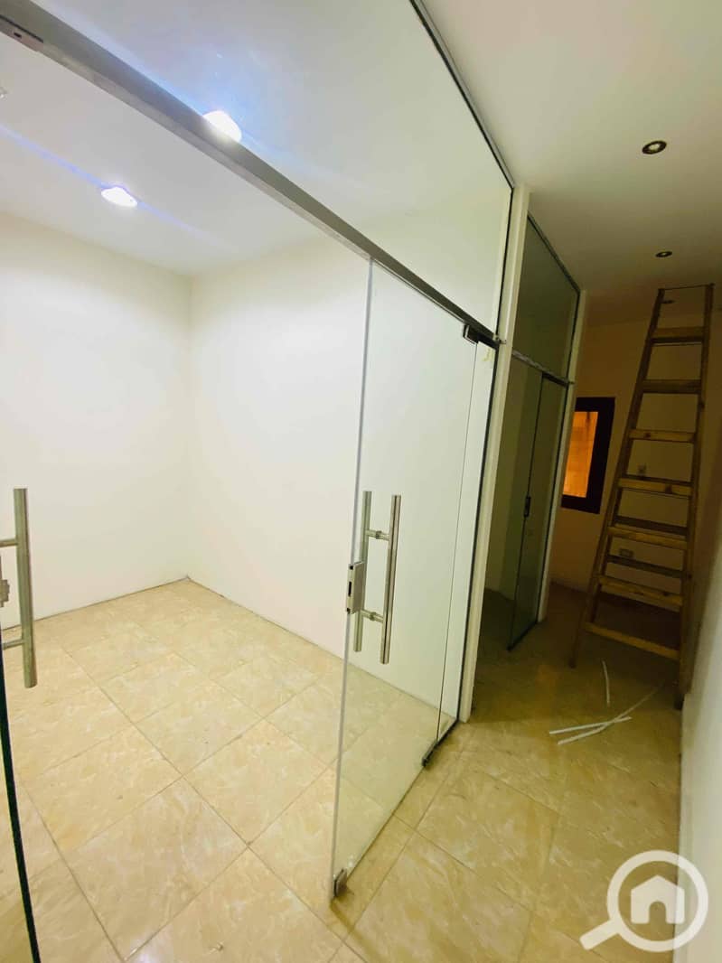 12 38ca5efa-2cf6-415a-b886-222f1573a735. jpg