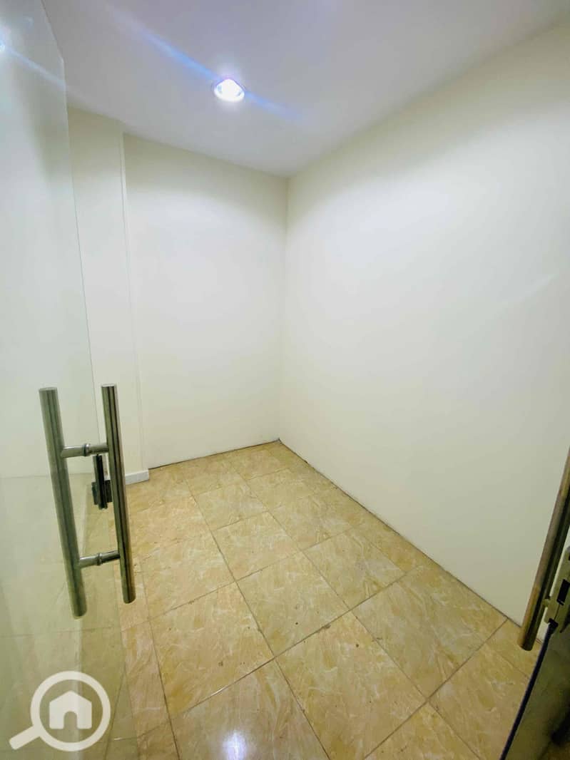 16 d8506f7d-654d-451b-87c0-219b7bbe23ea. jpg