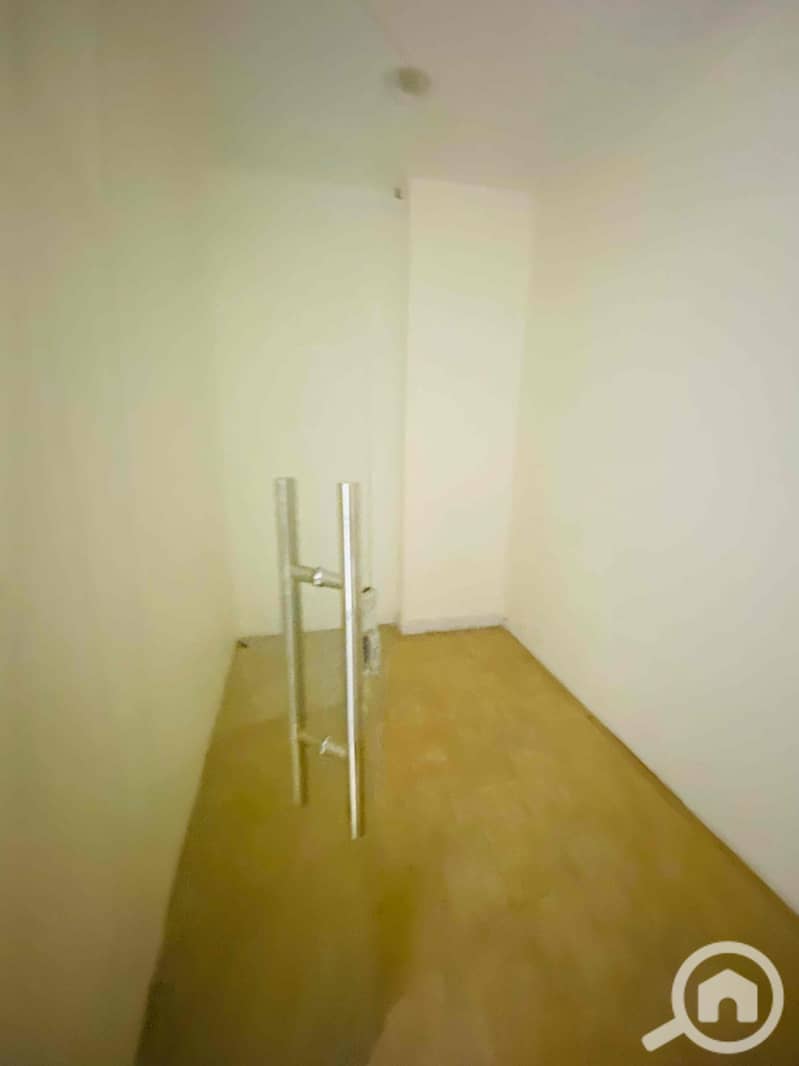 17 4e7ddf09-1cc2-42a1-98ed-4d4a6d533638. jpg