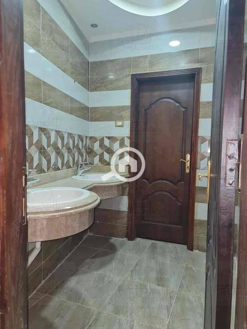 18 ae07959f-f59e-4d41-9971-9d28fca3fd08. jpg